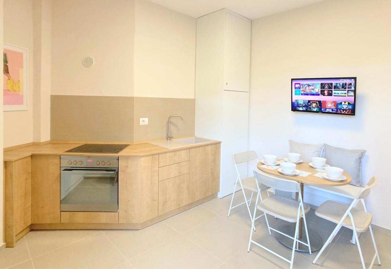 13 Eur For Monthly Stay - Home By The Sea - Hbs Golem  Exterior photo