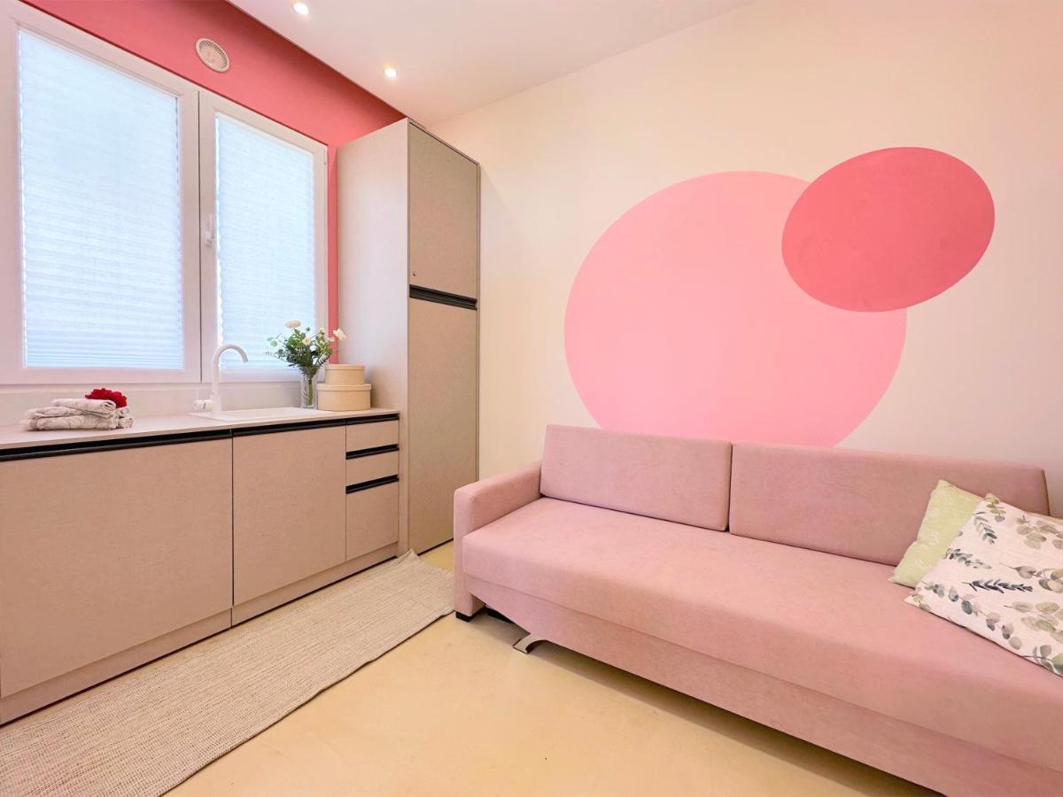 13 Eur For Monthly Stay - Home By The Sea - Hbs Golem  Exterior photo